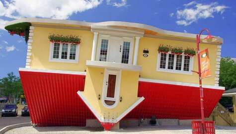 The Upside Down House in Niagara Falls, ON